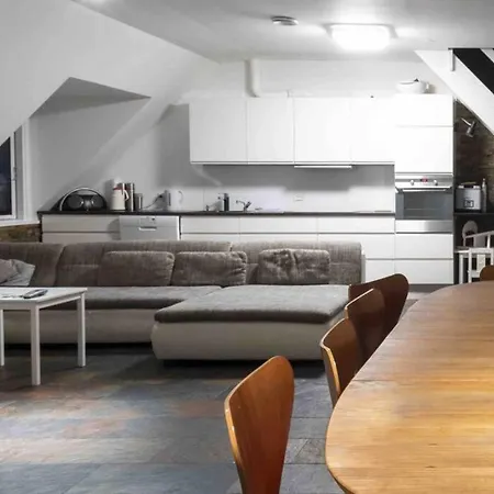 Apartamento Lovely Penthouse- Ideal For Groups And Families!!